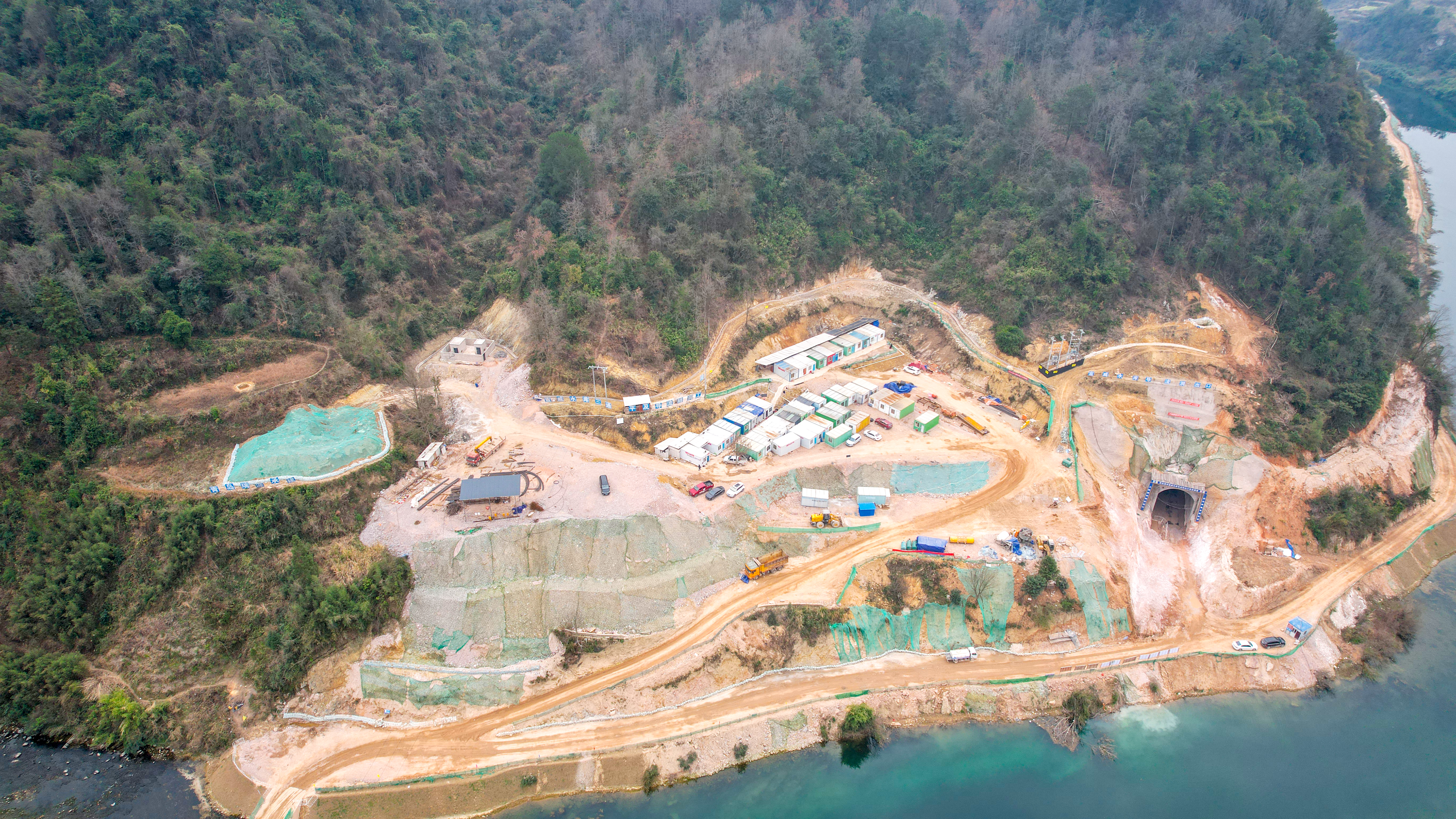 宣威水库导流洞出口施工现场 本报通讯员 杨敏 摄