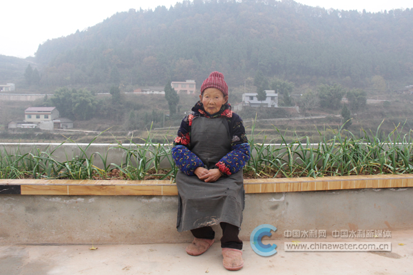 ��ʫ�������Լ���Ժ�Ӽ��� ����ӱ��.jpg