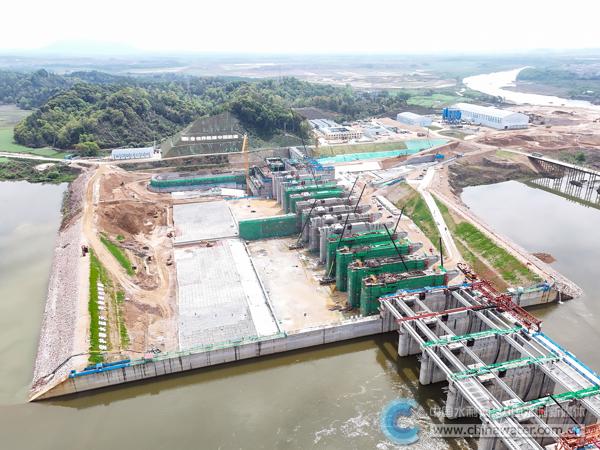 乐平水利枢纽施工现场俯瞰图 本报通讯员 贺蔚安 摄