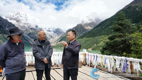 李国英调研普钢落错冰湖
